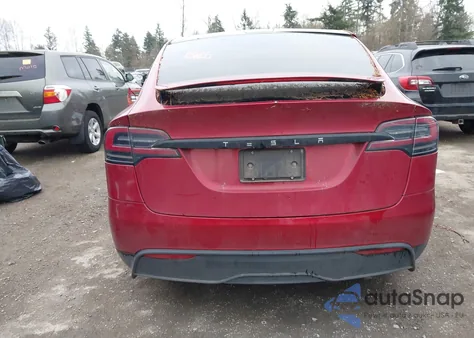 2023 Tesla Model X Dual Motor All-Wheel Drive/Standard Range z USA, uszkodzony, nr VIN 7SAXCAE53PF390641